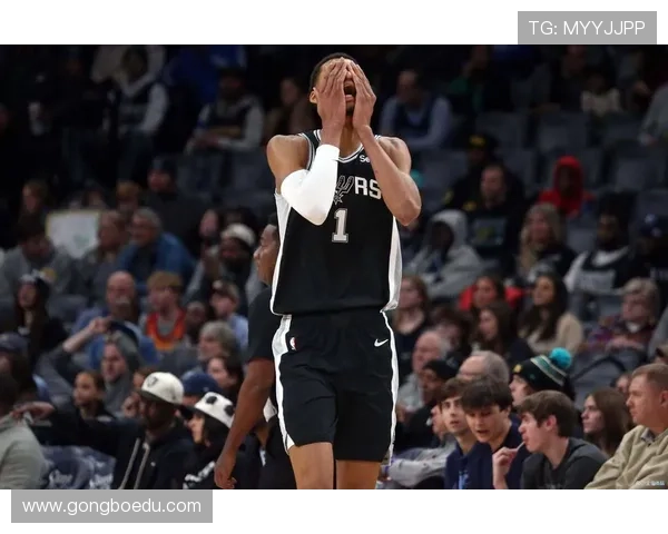 文班33分10篮板7助攻三分创新高 马刺轻取爵士